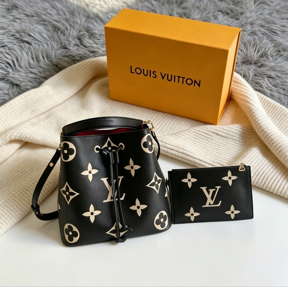 Louis Vuitton  MM Monogram Empreinte Black
